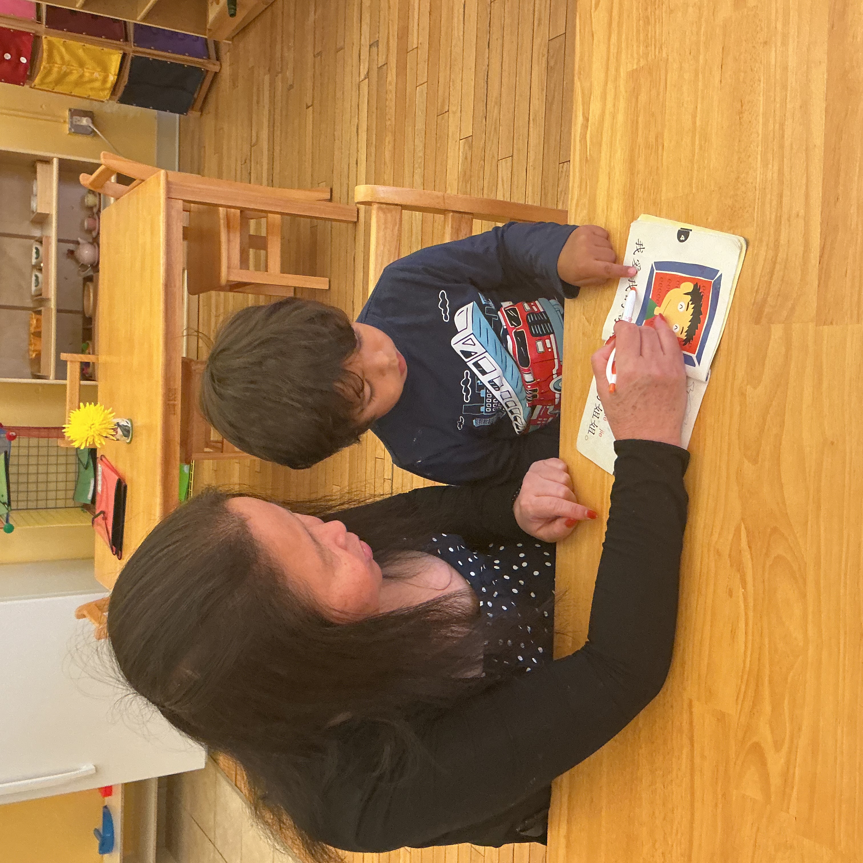 Children learning Mandarin Chinese in the classroom